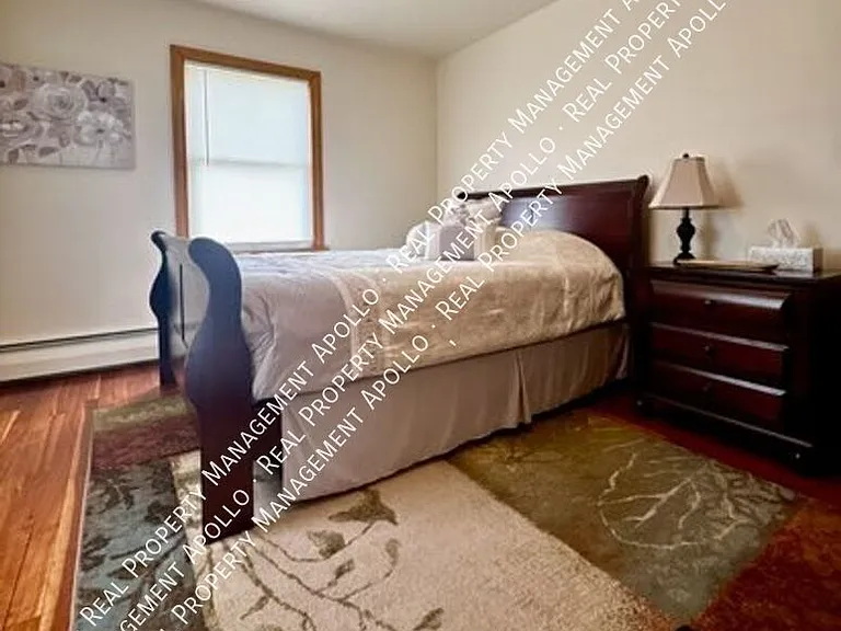 1129 Jordan Ave — Photo 9