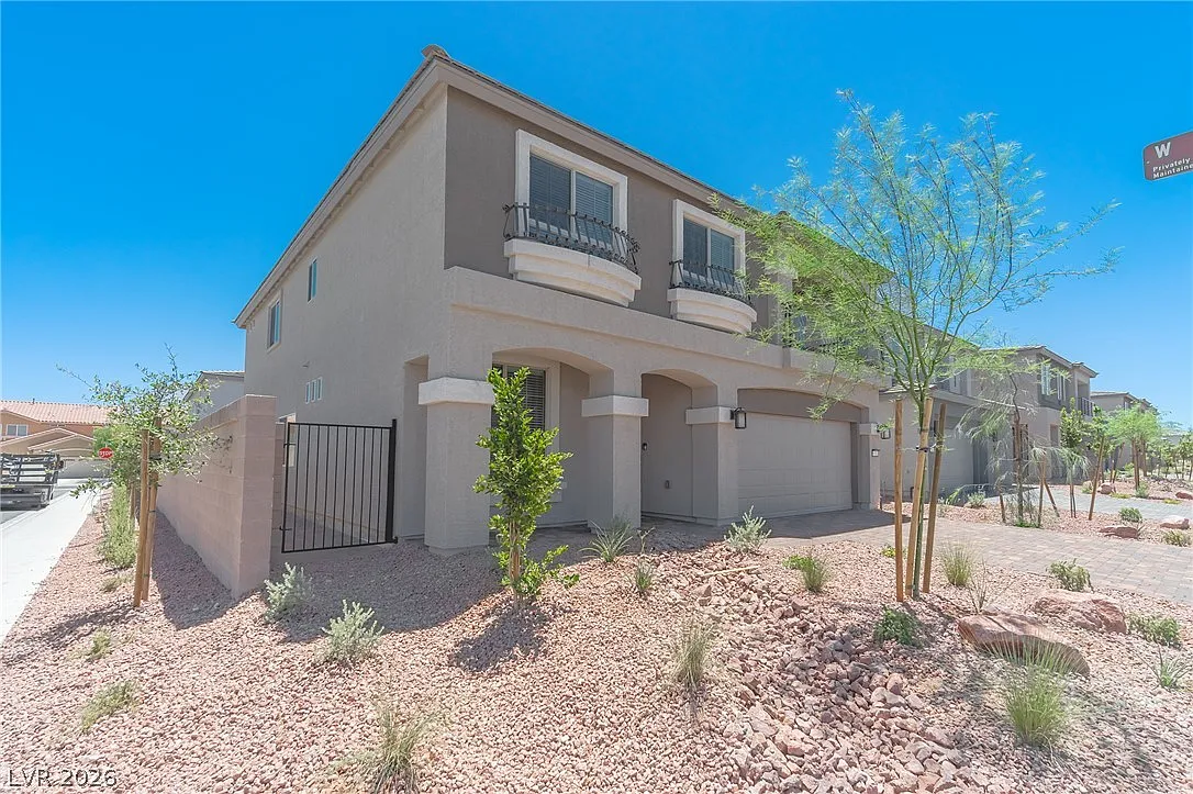 4 bed, 4.5 bath, 3050 sqft, $3,150 — Photo 2