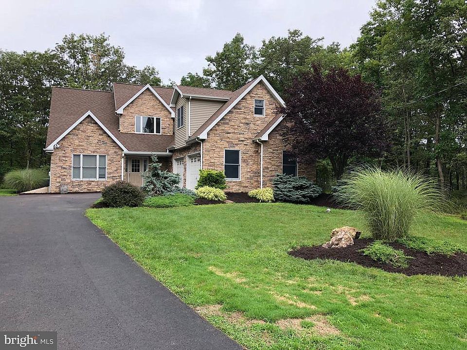 2nd image of 10 Banyon Cir