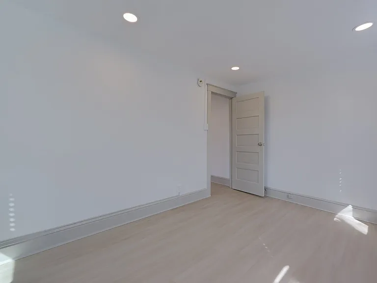 40 W James St #7 — Photo 11
