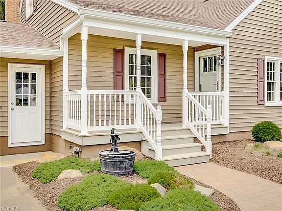 5th image of 454 Tallwood Dr
