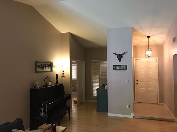 3rd image of 839 N Rogers