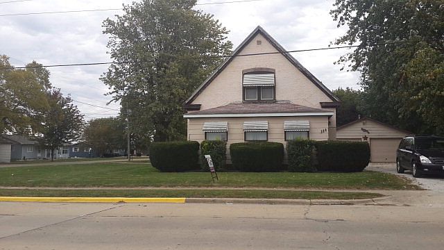 1st image of 304 N Oakwood St