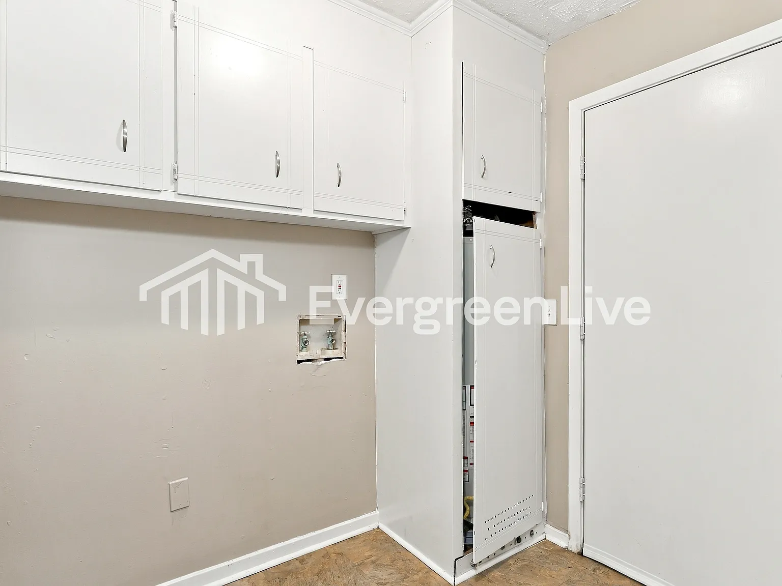 3 bed, 1.5 bath, 1180 sqft, $1,245 — Photo 3