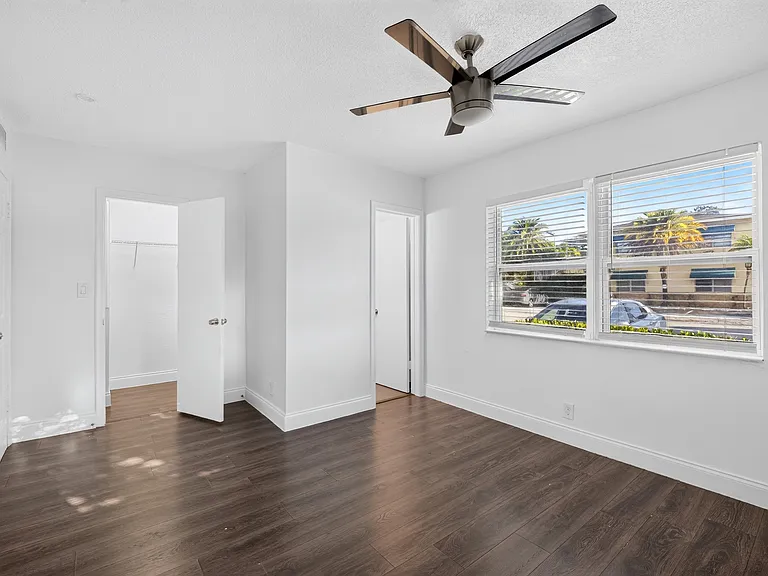 732 SE 15th St #1 — Photo 34