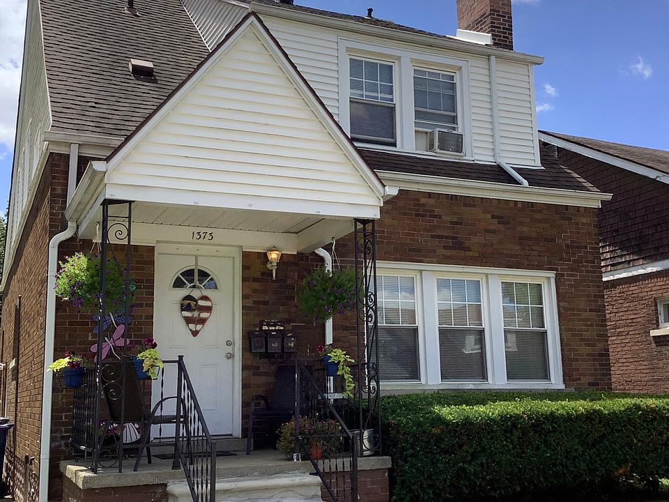 1st image of 1373 Morris Ave #3