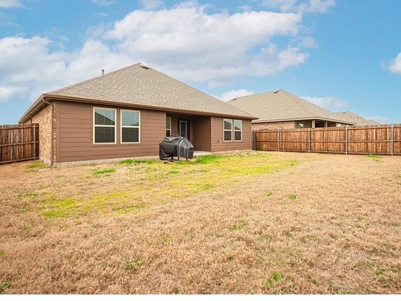 4th image of 1611 Pioneer Meadow Dr