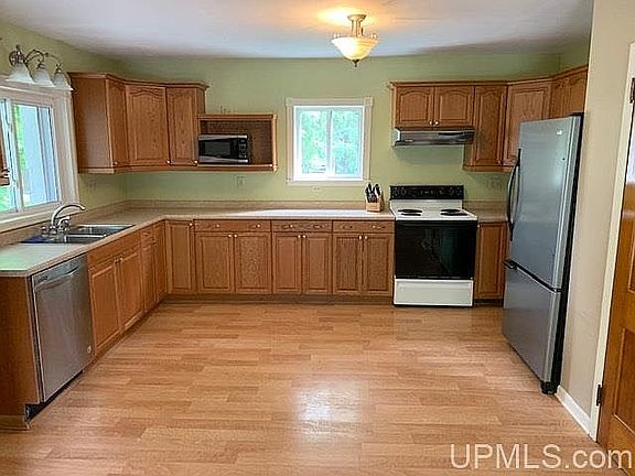5th image of 710 W Calverley Ave