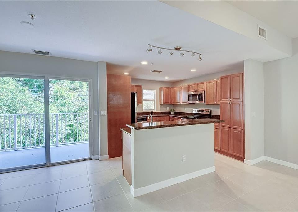 1st image of 465 NE 1st St #465