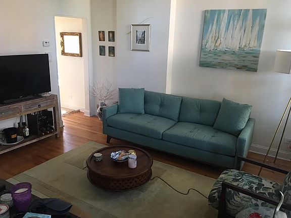 5th image of 1624 N La Salle Dr