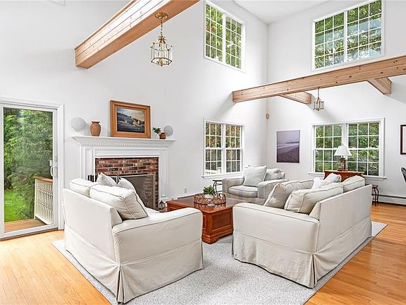 4th image of 15 Kendall Ct