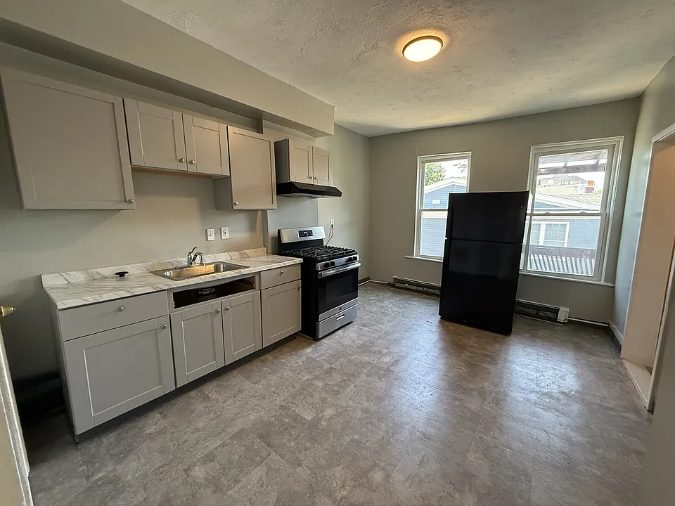 26 Alpine Pl #3