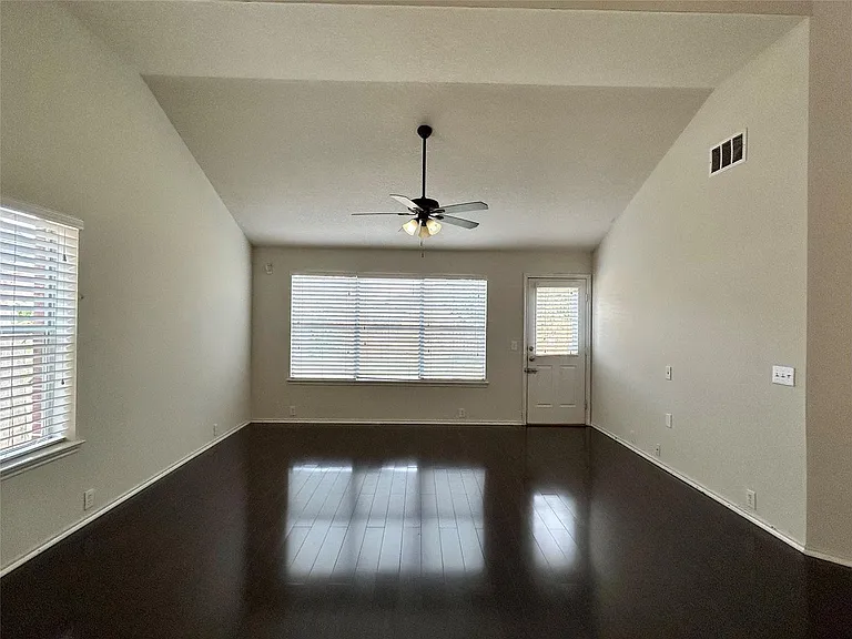 10623 Sugar Trace Dr — Photo 17