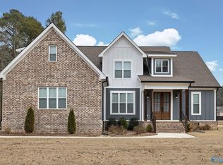 5107 Spring Creek Dr, Guntersville, AL 35976