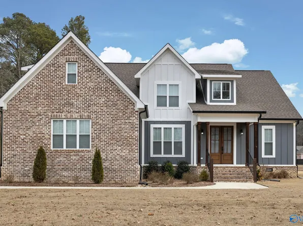 5107 Spring Creek Dr, Guntersville, AL 35976