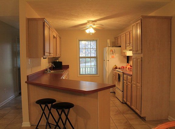 5th image of 424 Hillary Ct