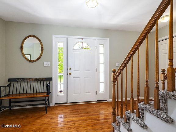 3rd image of 5 Trumpeter Place