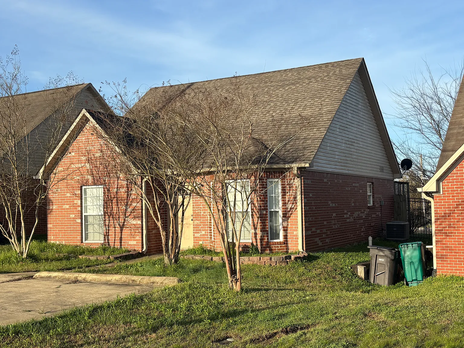 3 bed, 1266 sqft, $1,400 — Photo 1