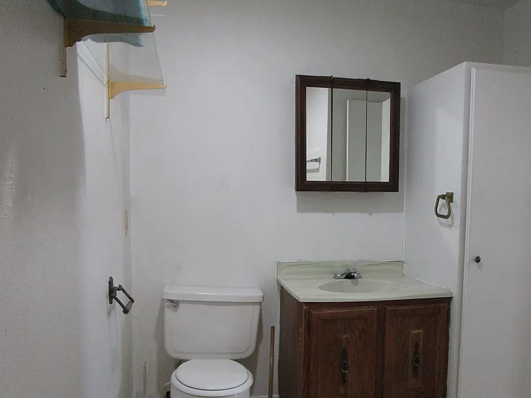 200 W 7th St #C — Photo 7