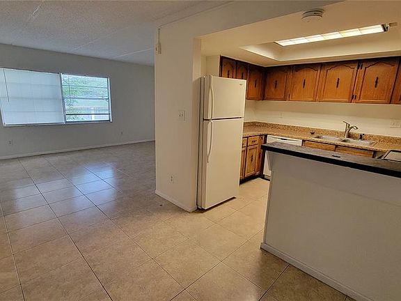 5th image of 1902 Honour Rd APT 22