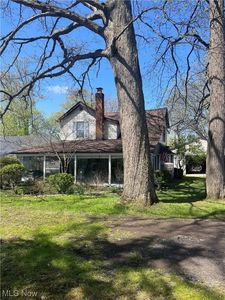 4082 W 210th St, Fairview Park, OH, 44126