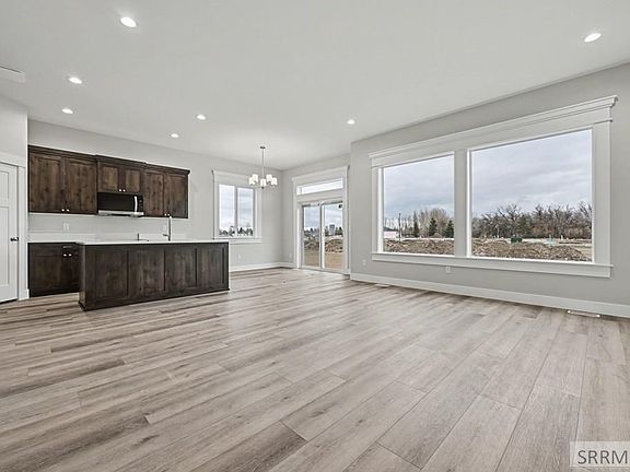 2nd image of 534 Fieldstone Ave