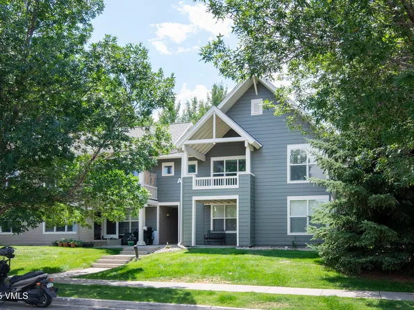 530 Founders Ave APT A-201, Eagle, CO 81631