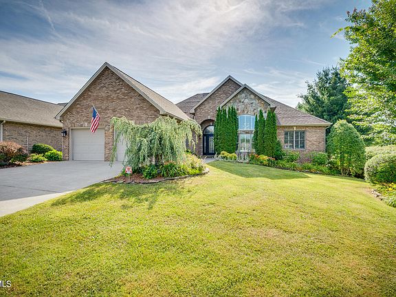 2nd image of 205 Chesterfield Dr