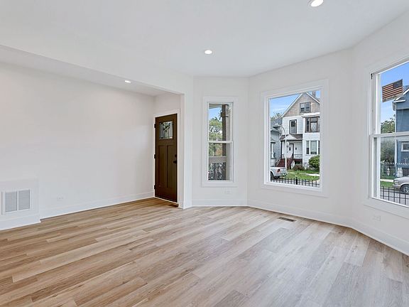 4th image of 514 N Lawler Ave
