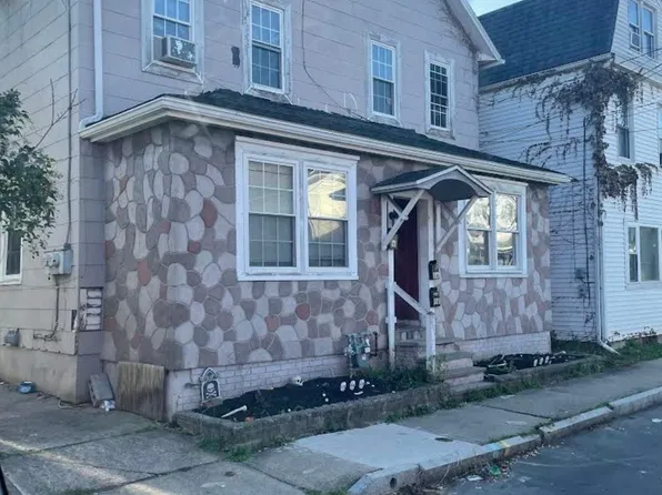 8 Barney St, Wilkes Barre, PA 18702
