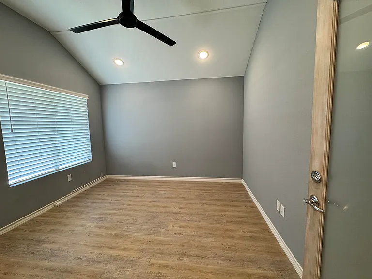 12707 Joliet Ave — Photo 8