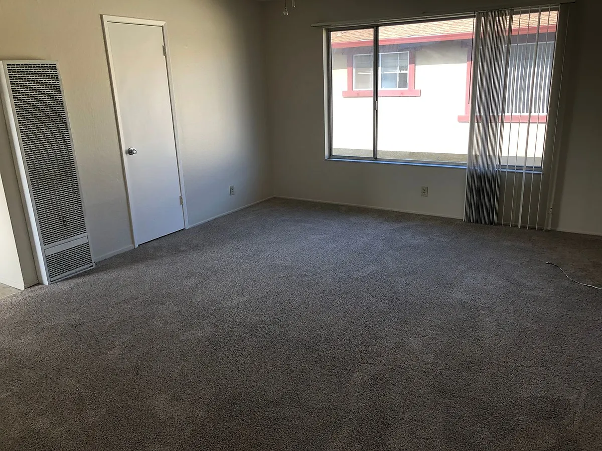 Building Photo - 2525 Grove Way