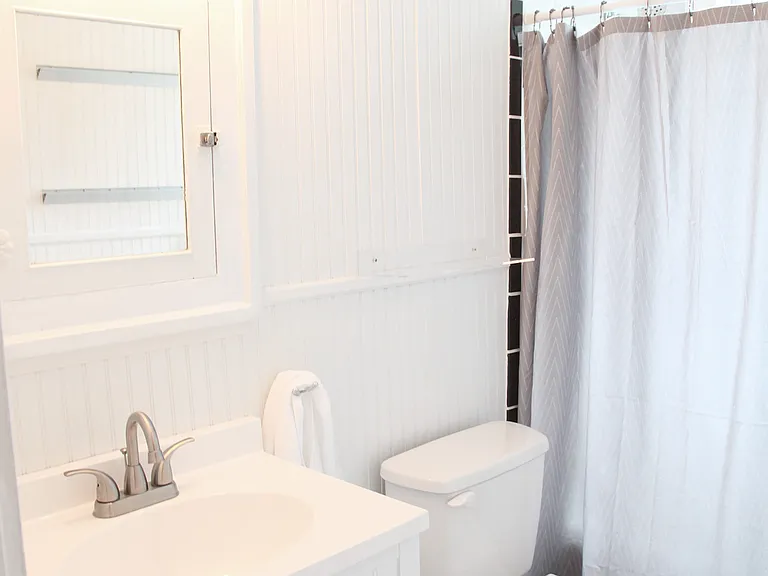 1721 Monroe Dr NE — Photo 7