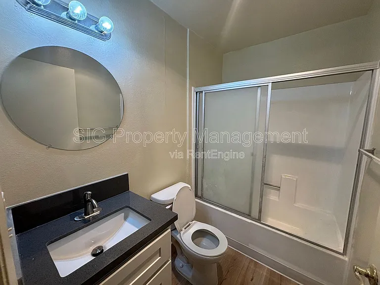 10241 Commerce Ave #5 — Photo 4