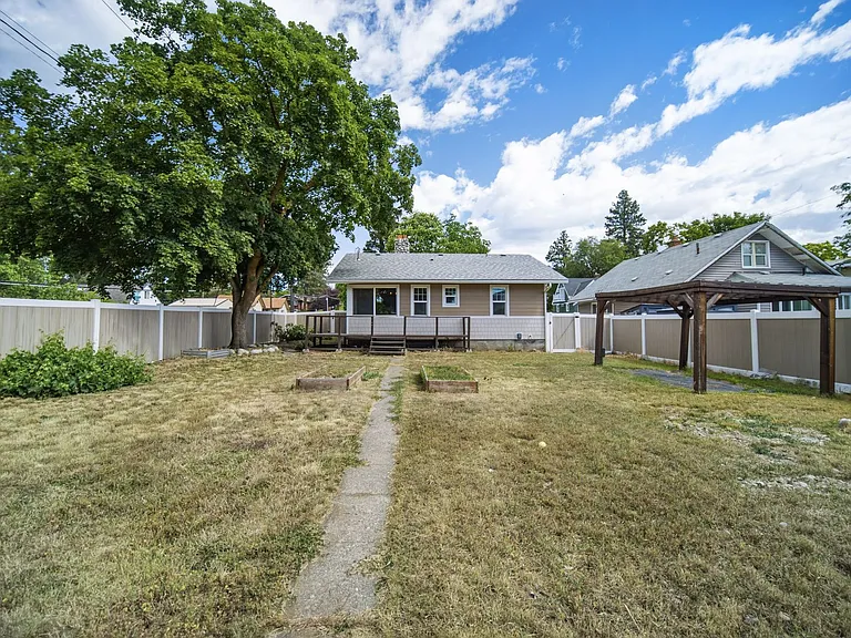 2527 W Liberty Ave — Photo 35