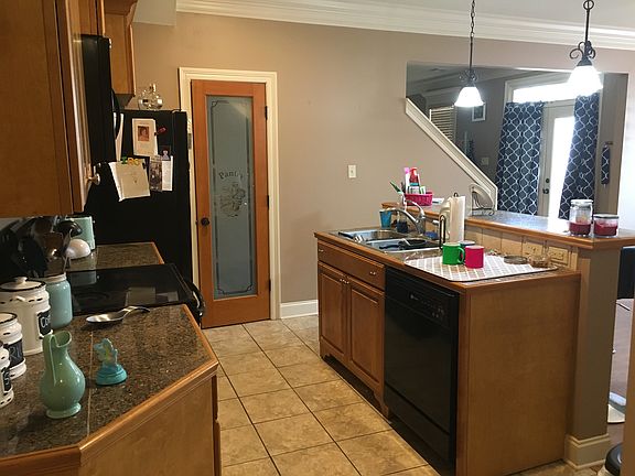 4th image of 210 Harbor Bend Blvd