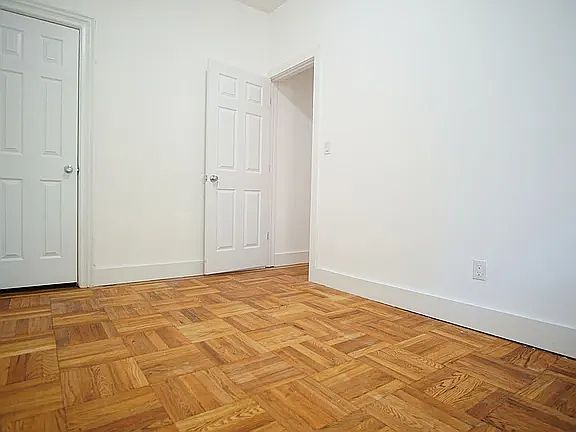 3rd image of 134 E 59th St #1