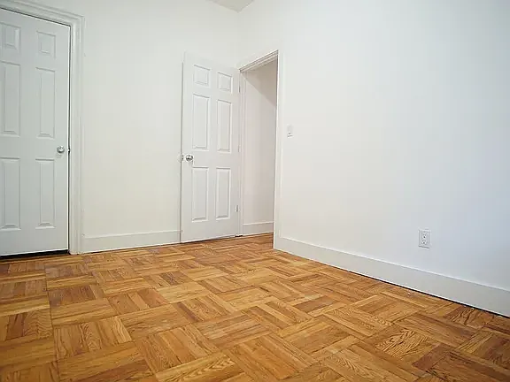 134 E 59th St #1 — Photo 3