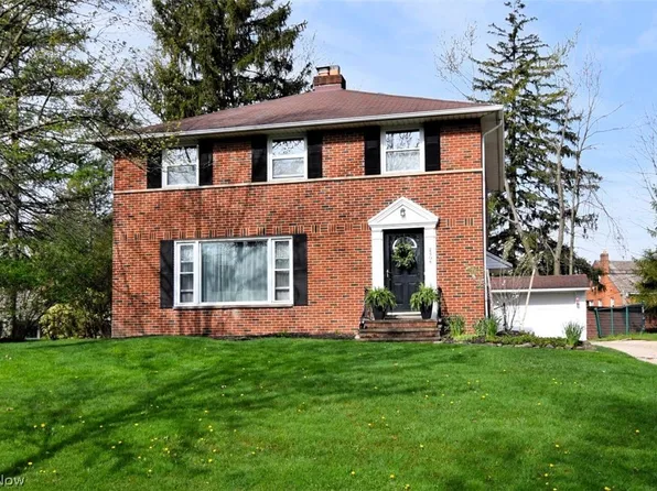 2408 Lalemant Rd, University Heights, OH 44118