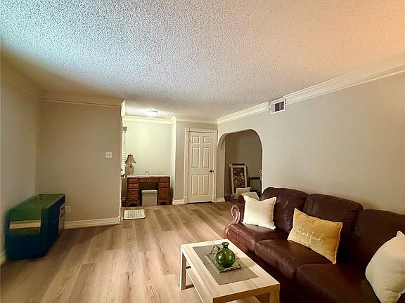 3rd image of 8299 Kingsbrook Rd APT 180