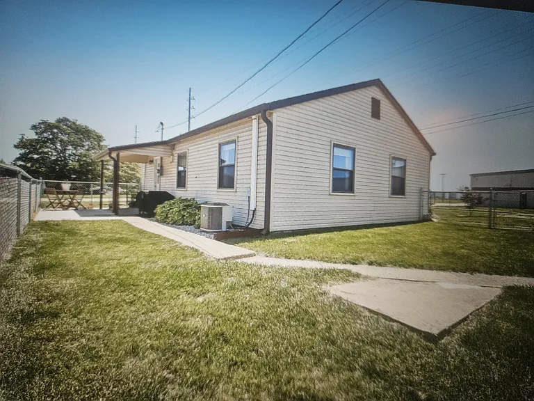 1004 W Noble St — Photo 19