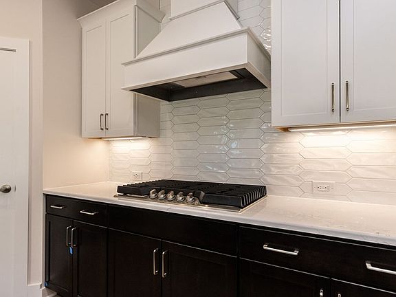 The Darien - Kitchen