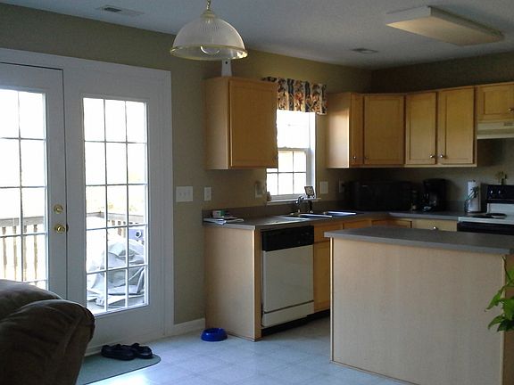 3rd image of 450 Sugar Maple Dr