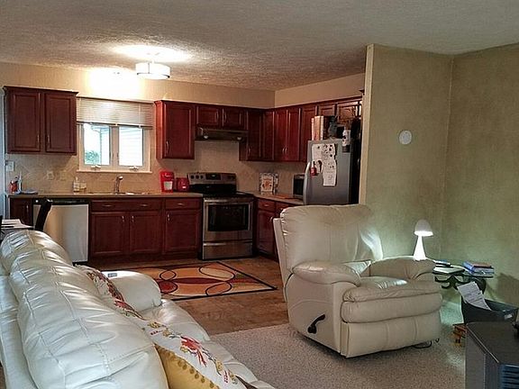 5th image of 1100 Sweetbriar Dr