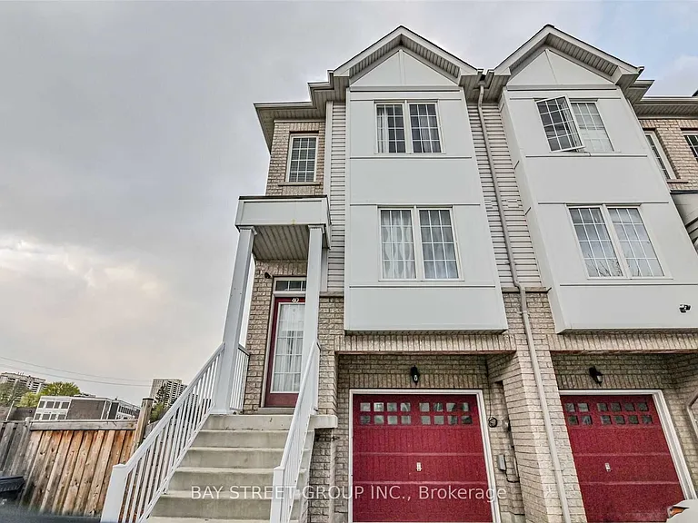 40 Mantello Dr — Photo 2