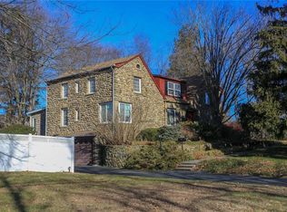 11 Tennyson Dr, Nanuet, NY 10954