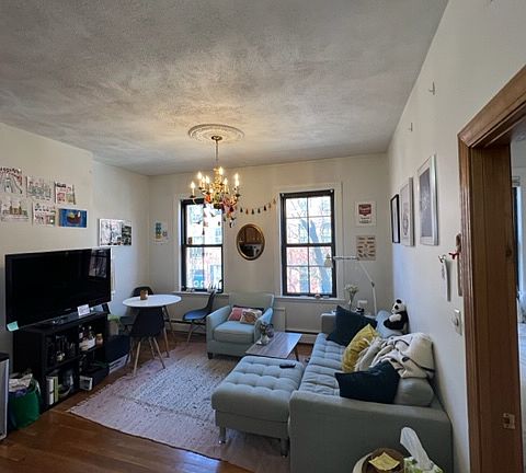 2nd image of 8 Milford St APT 4