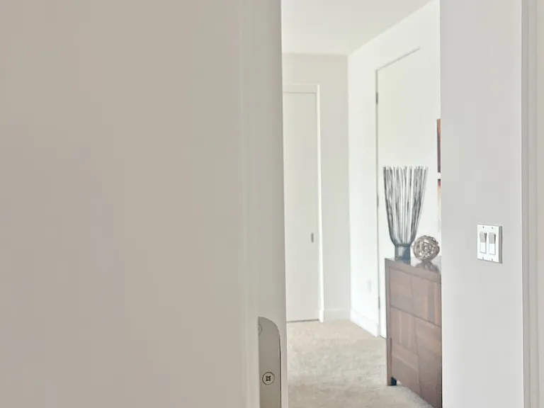 1455 S Hayworth Ave — Photo 7