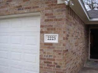 2223 Shady Tree Ln, Conroe, TX 77301