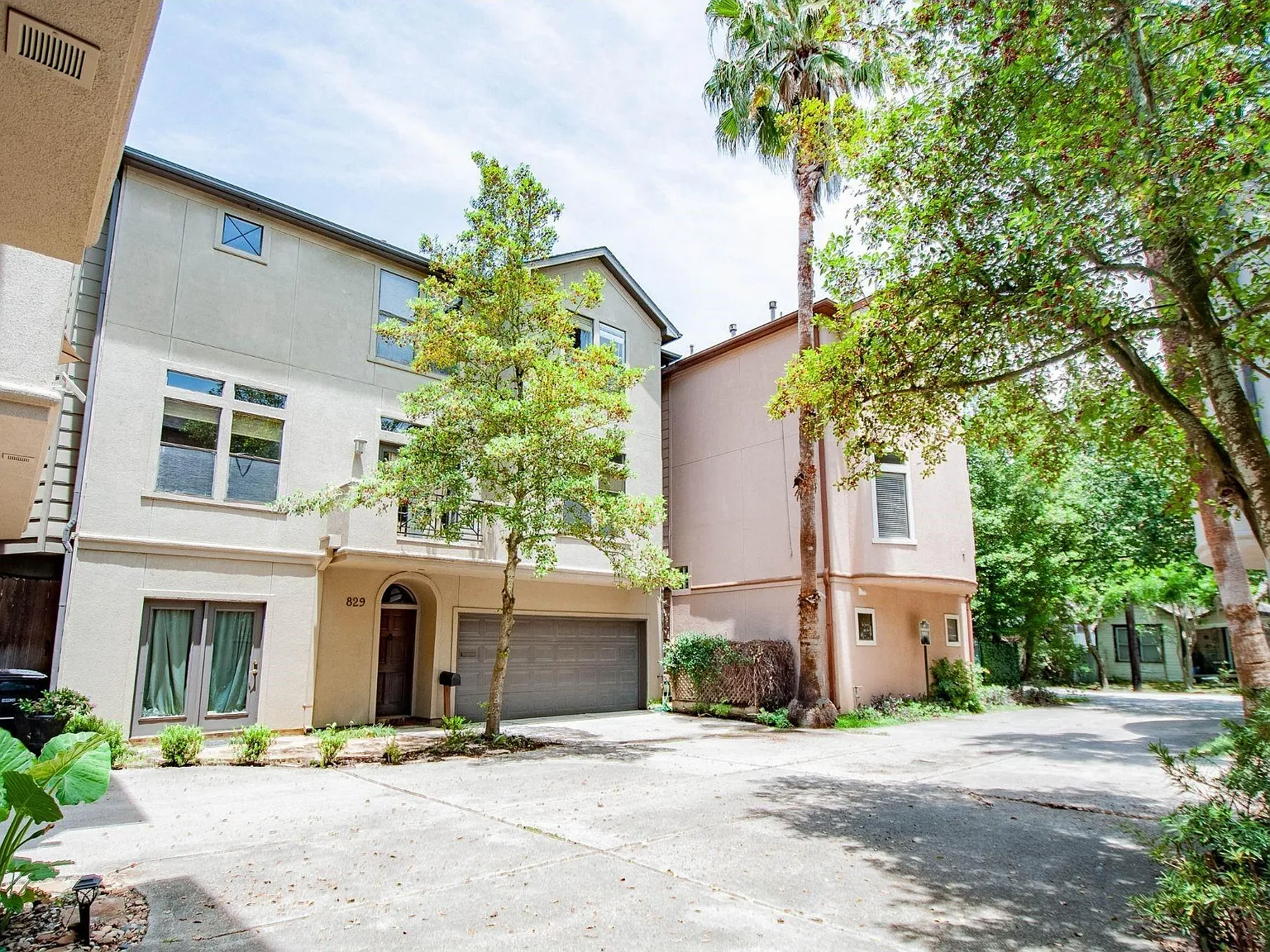 3 bed, 3.5 bath, 2164 sqft, $3,175 — Photo 1
